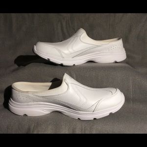 NWOT Ryka Tranquil Mule 11 but fit like 9